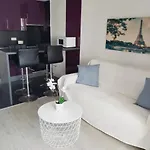 Апартаменты Orlando, Costa Adeje/ Seaview /7 Min Walk To *