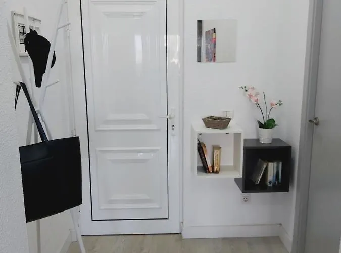 Apartment Orlando, Costa Adeje/ Seaview /7 Min Walk To *